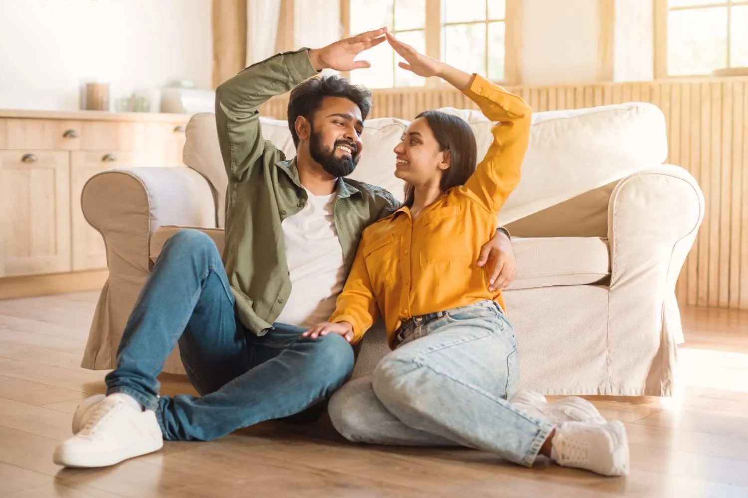 Home insurance advisor reviewing plan details with a homeowner